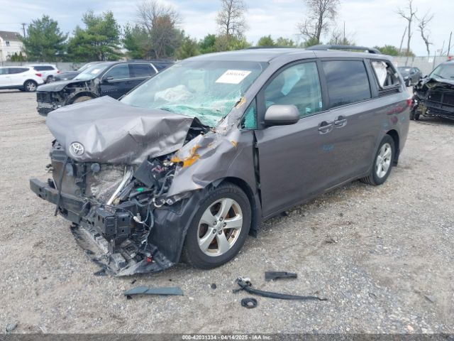 5TDKK3DC8FS655960 Toyota Sienna Le 8 Passenger