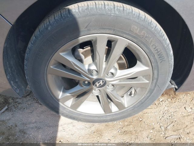 5NPD84LF3JH276162 Hyundai ELANTRA SEL
