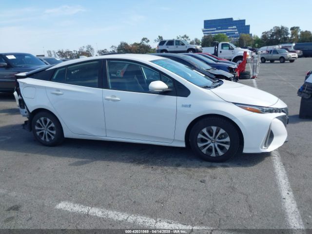JTDKAMFP7M3197111 Toyota Prius Prime Le