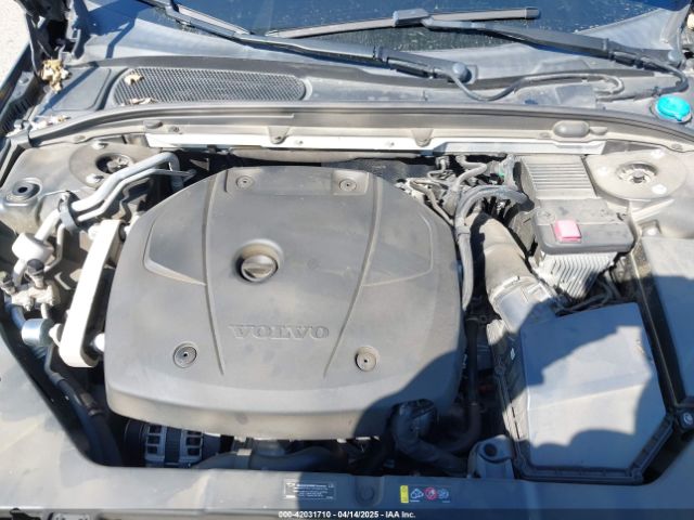 7JR102FK8KG002051 Volvo S60 T5 Momentum