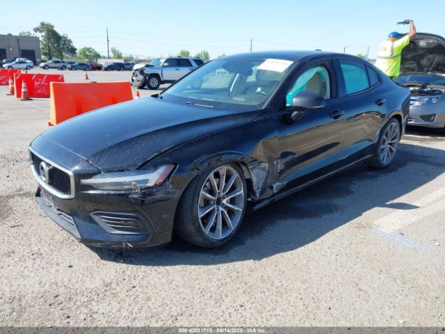 7JR102FK8KG002051 Volvo S60 T5 Momentum