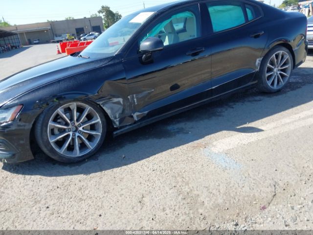 7JR102FK8KG002051 Volvo S60 T5 Momentum