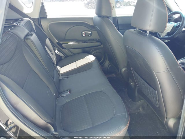 KNDJX3AA8J7899675 KIA Soul !