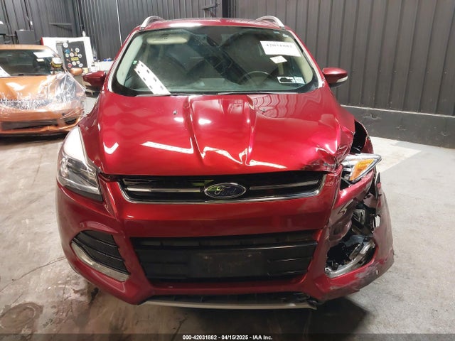 1FMCU9J9XEUD69589 Ford Escape Titanium