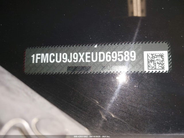 1FMCU9J9XEUD69589 Ford Escape Titanium