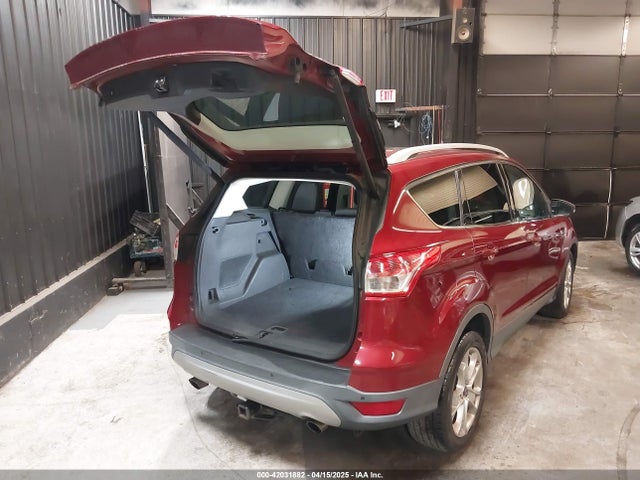 1FMCU9J9XEUD69589 Ford Escape Titanium