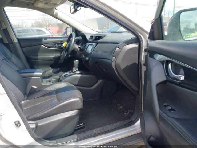 5N1AT2MVXHC874360 Nissan Rogue Sl