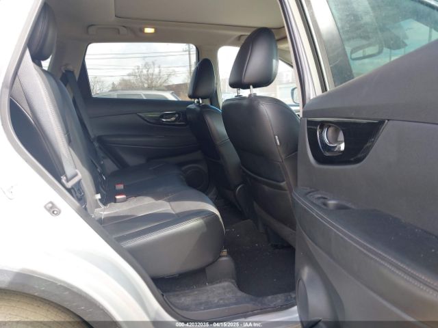 5N1AT2MVXHC874360 Nissan Rogue Sl