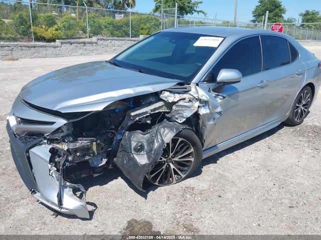 4T1B11HK6JU029106 Toyota CAMRY SE