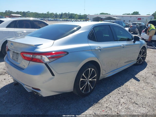 4T1B11HK6JU029106 Toyota CAMRY SE