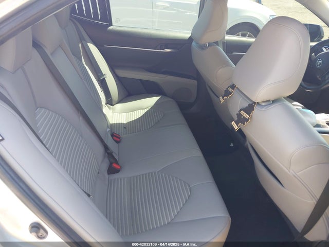4T1B11HK6JU029106 Toyota CAMRY SE