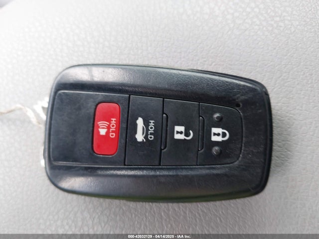 4T1G31AK8MU554036 Toyota CAMRY SE
