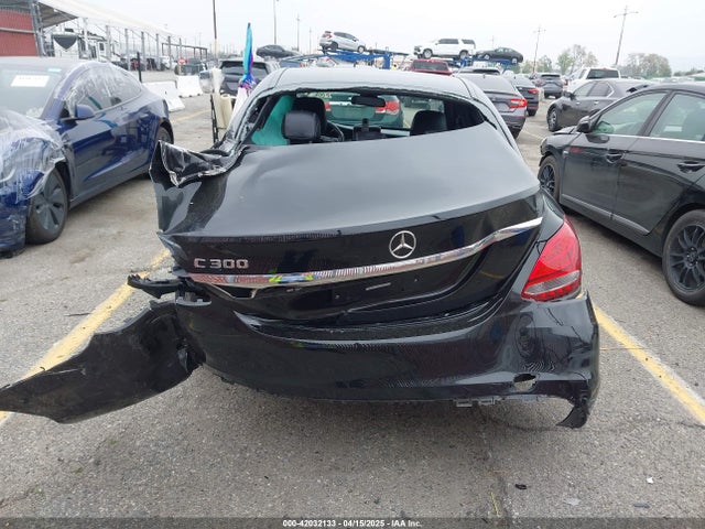 55SWF4JB6JU265619 Mercedes-Benz C 300