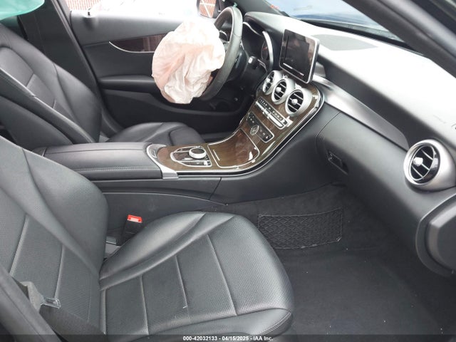 55SWF4JB6JU265619 Mercedes-Benz C 300
