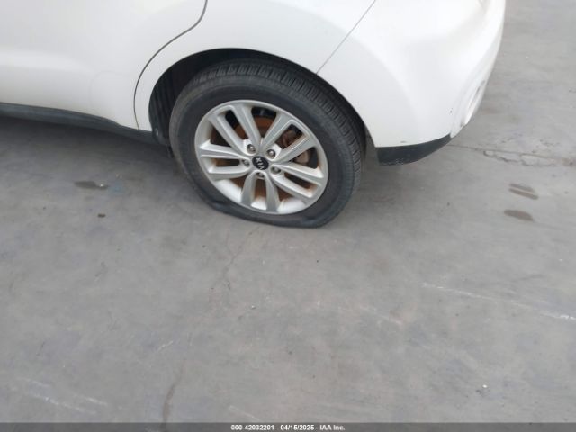 KNDJP3A53J7898937 KIA SOUL +