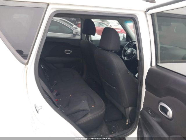 KNDJP3A53J7898937 KIA SOUL +
