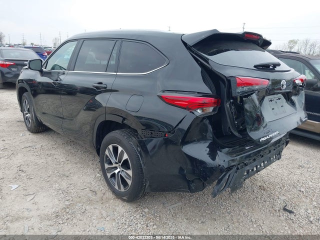 5TDKDRBHXPS040761 Toyota Highlander Xle