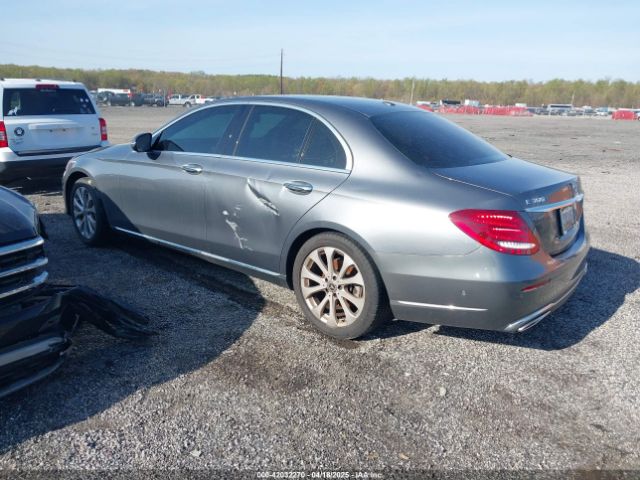 2017 MERCEDES-BENZ E 300 WDDZF4KB2HA228511 Photo 2