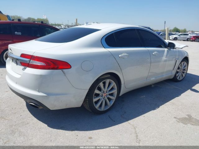 2014 JAGUAR XF SAJWJ0EF6E8U17959 Photo 3