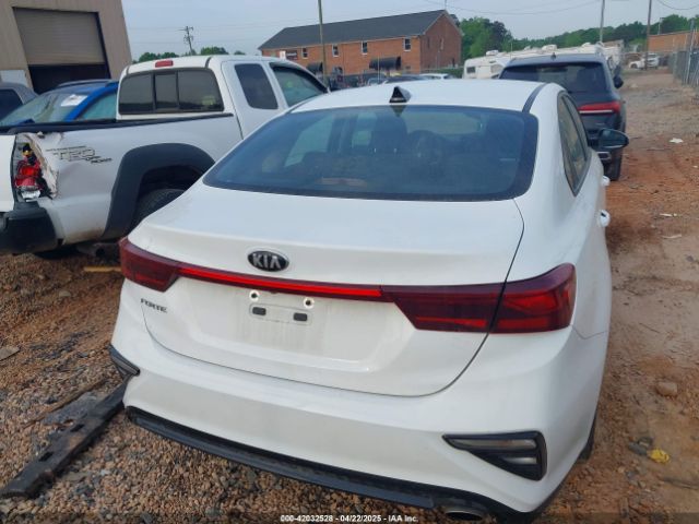 3KPF24AD9KE077229 KIA Forte Lxs