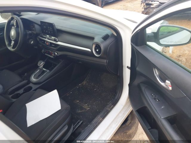 3KPF24AD9KE077229 KIA Forte Lxs