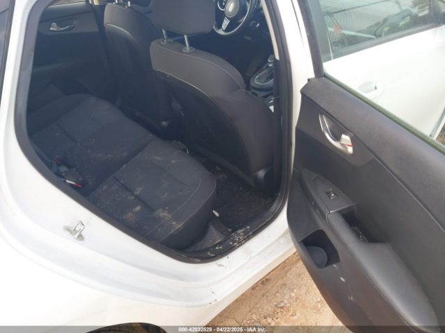 3KPF24AD9KE077229 KIA Forte Lxs