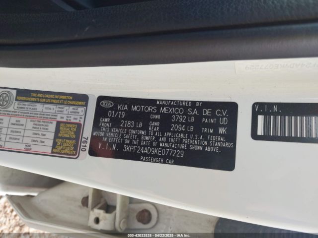 3KPF24AD9KE077229 KIA Forte Lxs