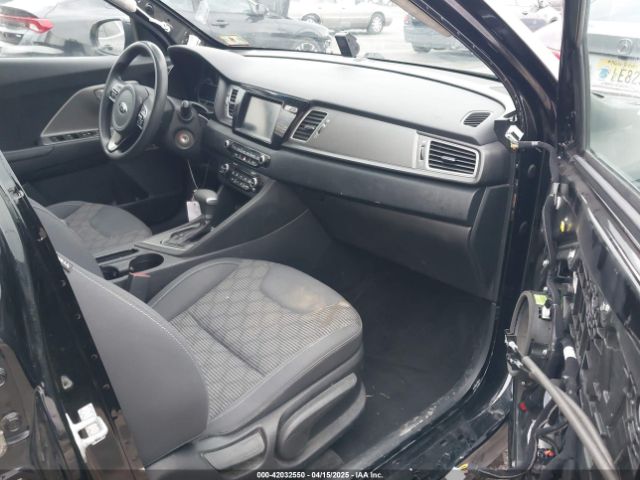 KNDCB3LC6H5051824 KIA NIRO FE