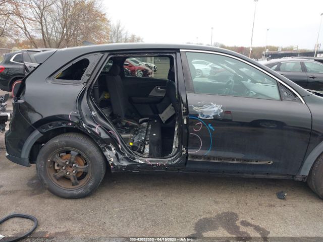 KNDCB3LC6H5051824 KIA NIRO FE