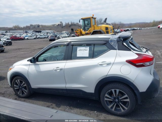 3N1CP5CU1KL496388 Nissan KICKS SV