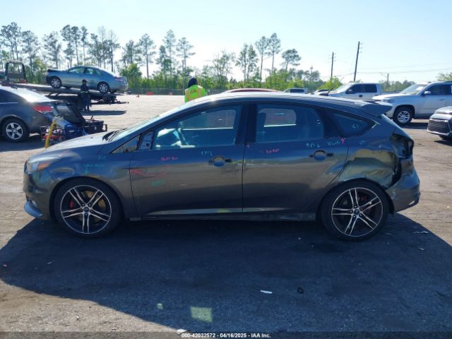 1FADP3L99GL232877 Ford FOCUS ST