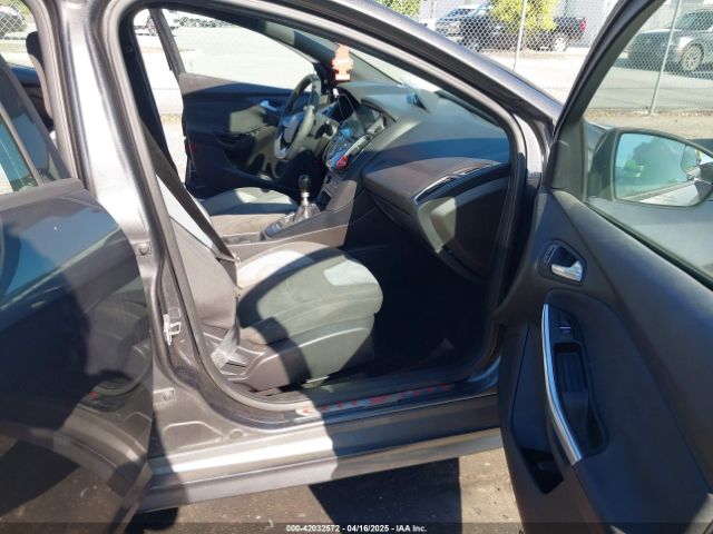 1FADP3L99GL232877 Ford FOCUS ST