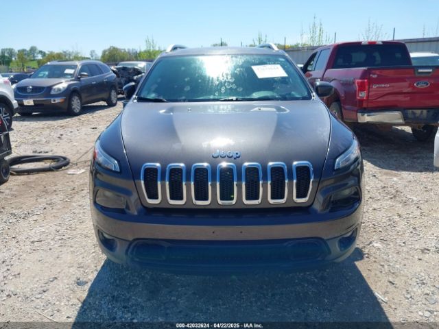 1C4PJMCS9HW602002 Jeep Cherokee Latitude 4x4