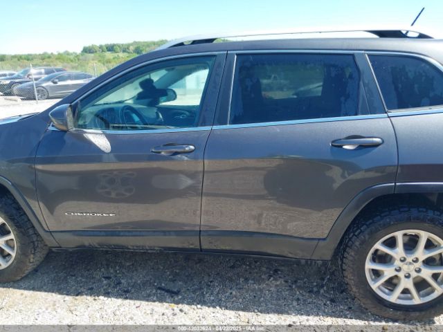 1C4PJMCS9HW602002 Jeep Cherokee Latitude 4x4