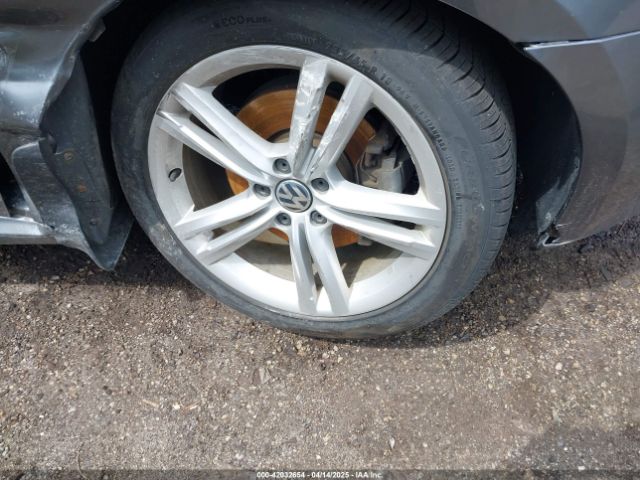 1VWBV7A32FC037549 Volkswagen Passat 2.0l Tdi Se
