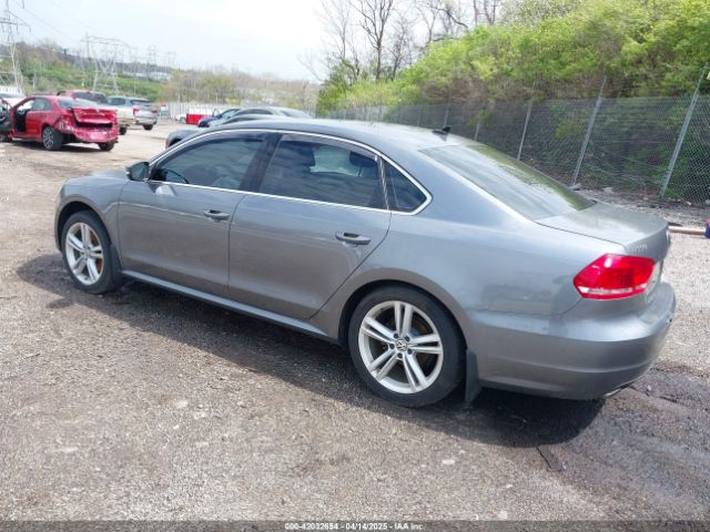 1VWBV7A32FC037549 Volkswagen Passat 2.0l Tdi Se