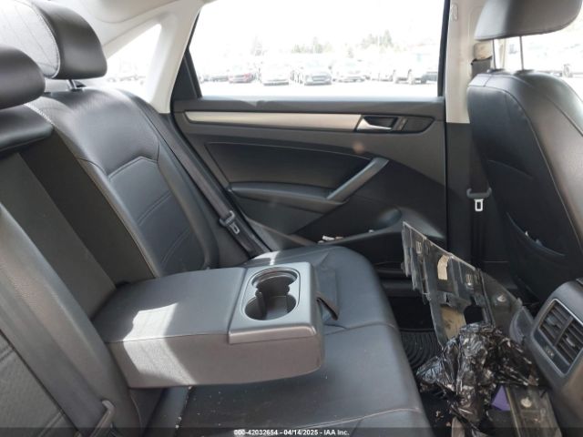 1VWBV7A32FC037549 Volkswagen Passat 2.0l Tdi Se
