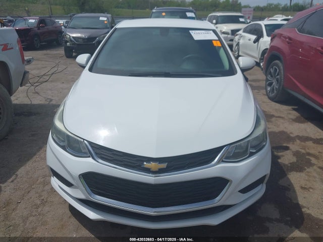 1G1BC5SMXJ7172275 Chevrolet Cruze Ls Auto