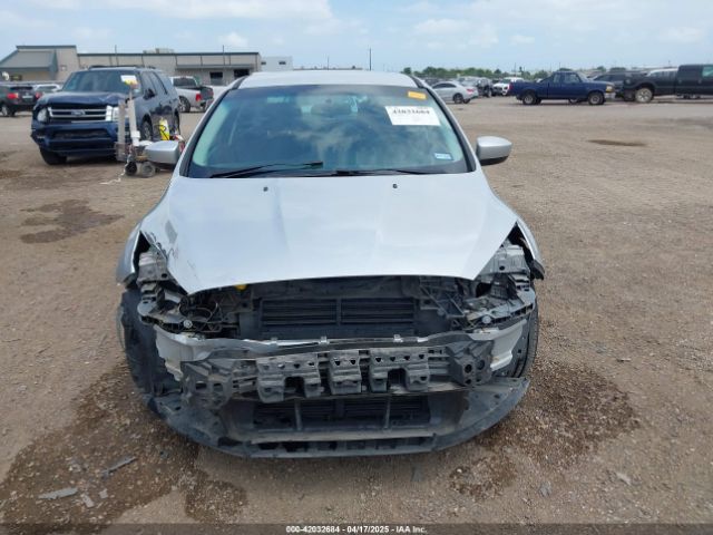 1FADP3F29JL328952 Ford FOCUS SE