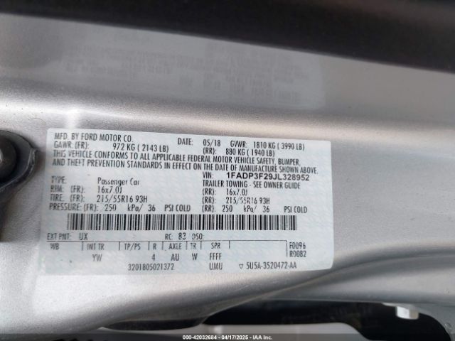 1FADP3F29JL328952 Ford FOCUS SE