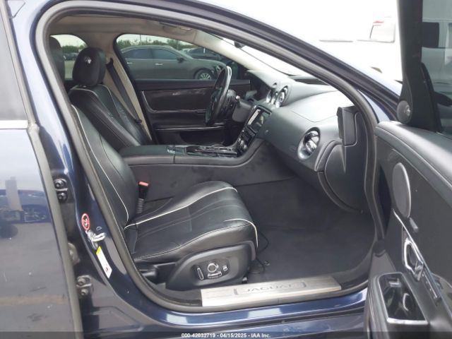2018 JAGUAR XJ SAJWA1C74J8W14026 Photo 4