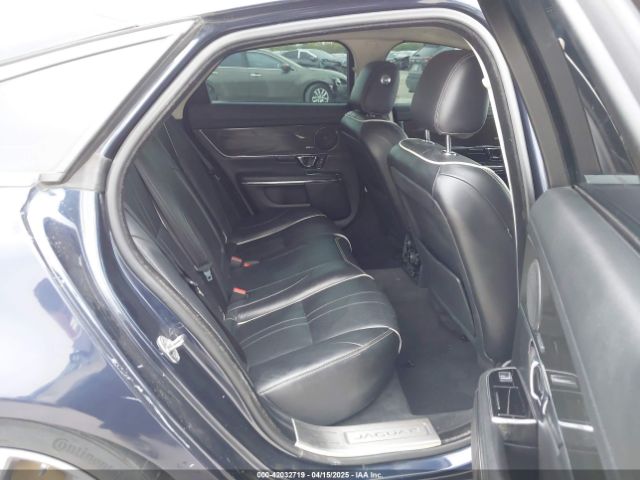 2018 JAGUAR XJ SAJWA1C74J8W14026 Photo 7