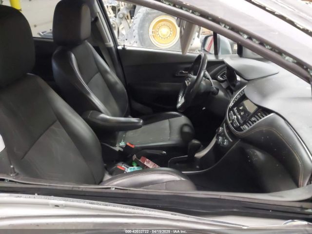 KL7CJPSB8KB937572 Chevrolet Trax Lt