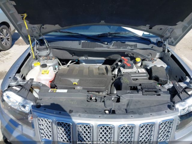 1C4NJCEB4FD186271 Jeep Compass Latitude