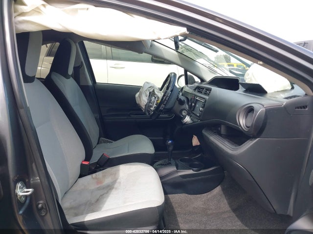 JTDKDTB31G1122764 Toyota PRIUS C