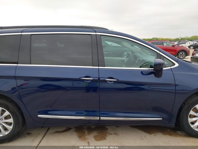 2C4RC1BG2HR526422 Chrysler Pacifica Touring L