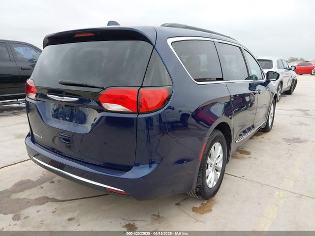 2C4RC1BG2HR526422 Chrysler Pacifica Touring L