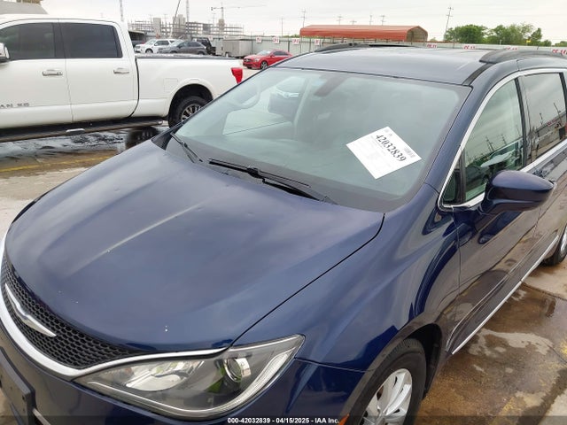 2C4RC1BG2HR526422 Chrysler Pacifica Touring L