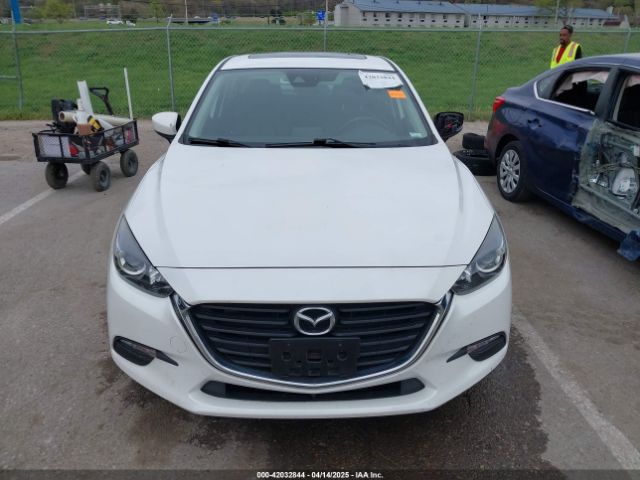 3MZBN1V32JM190611 Mazda 3 TOURING