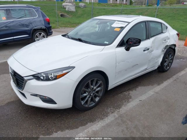 3MZBN1V32JM190611 Mazda 3 TOURING